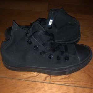 Women’s converse size 5.5 all black